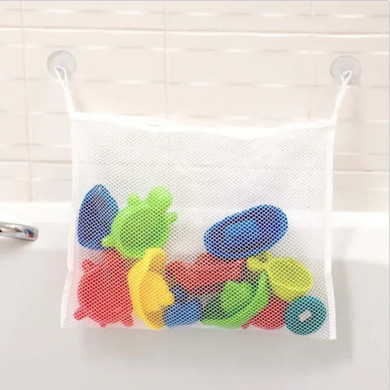 Baby Nursery Wardrobe - 強力な吸盤付きの便利なベビーバスおもちゃオーガナイザー、シャワー用品や衣類収納用の白い正方形メッシュネットバッグ