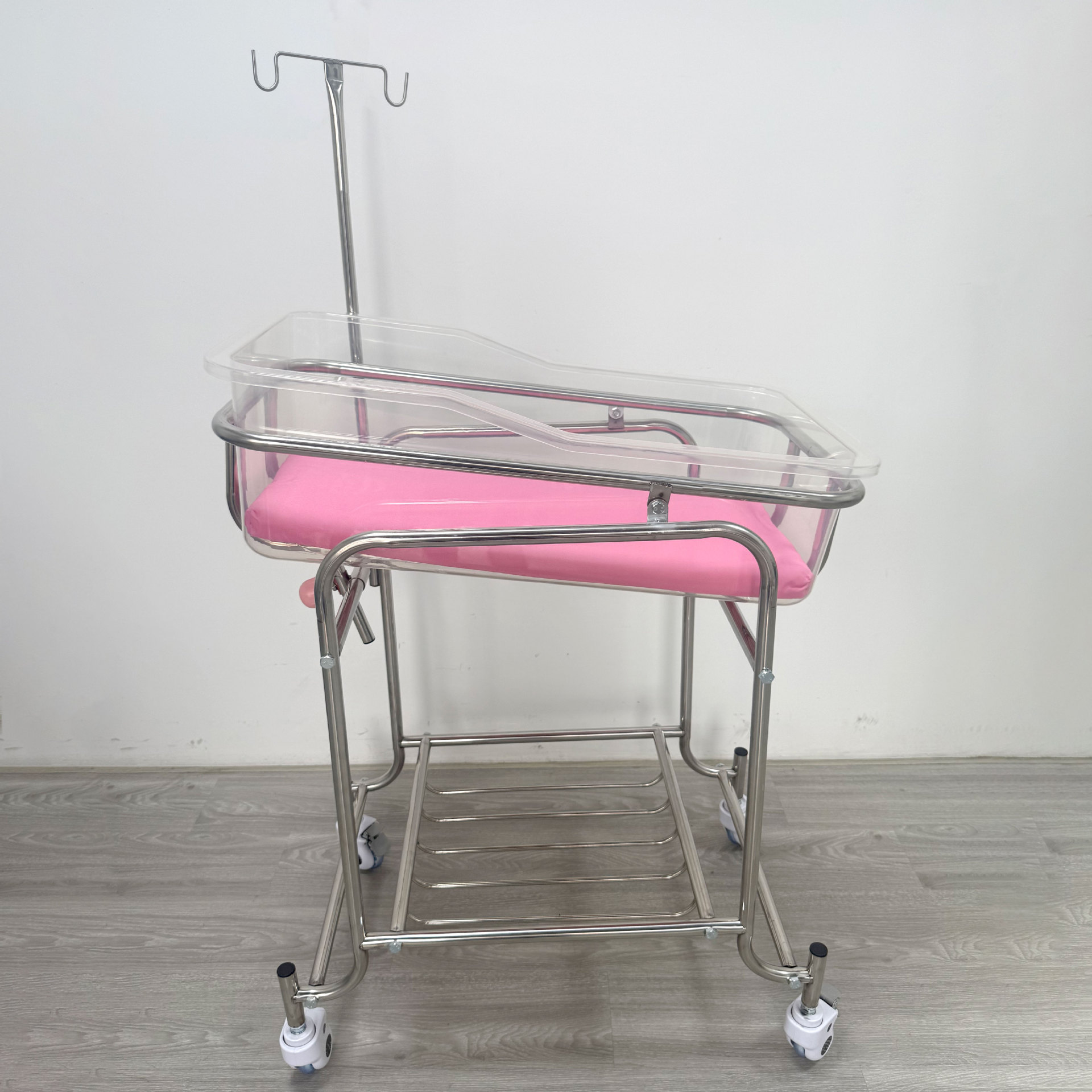 Baby Nursery Trolley - ステンレス製ベビーベッドトロリー、角度調節可能、吐き戻し防止、新生児病院保育園カート