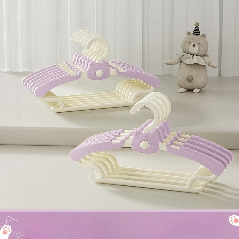 10個入り、伸縮式のベビー用クローゼットハンガー。省スペース - Baby Nursery Hangers のレビューと価格