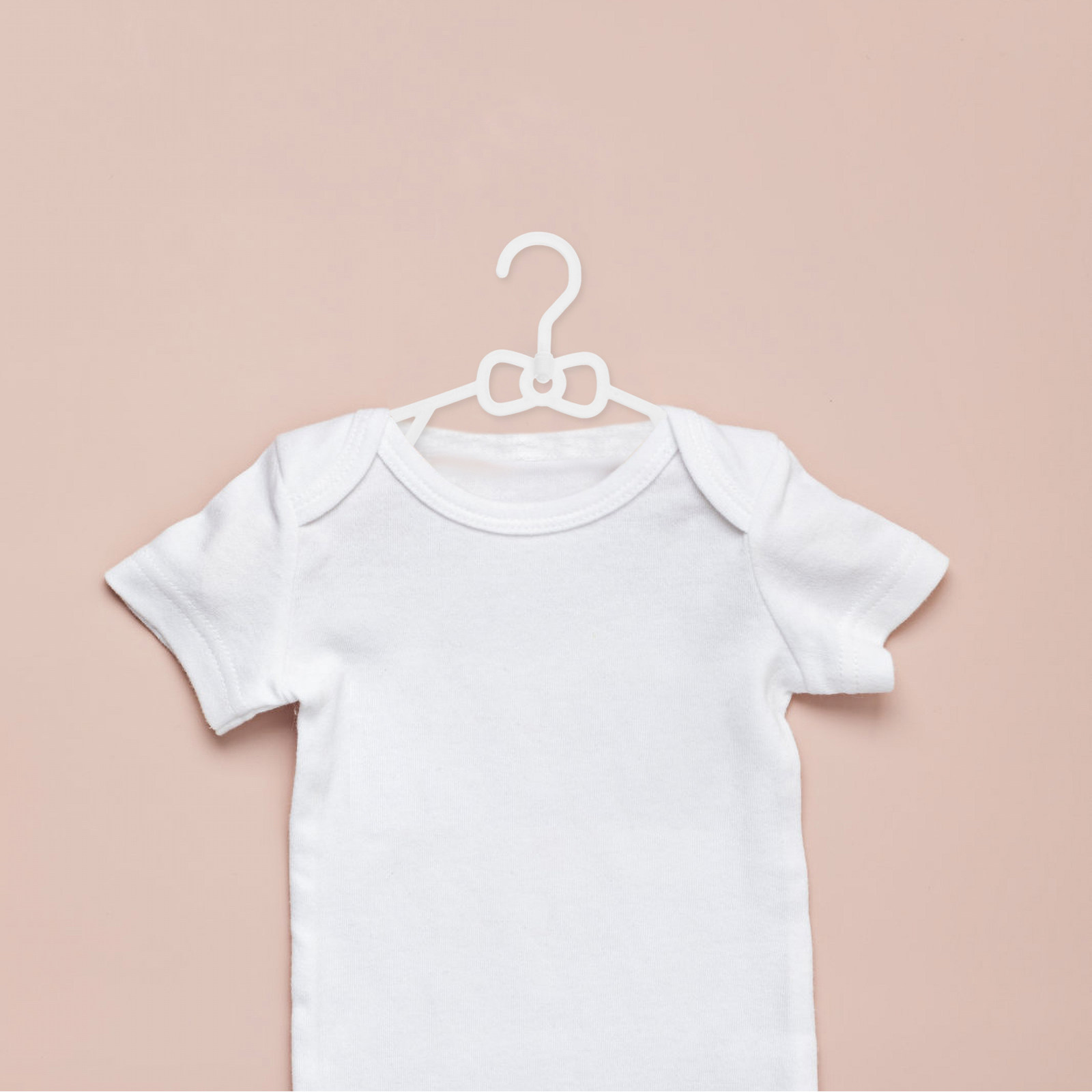 10個入り、プラスチック製のベビーハンガー。クローゼット用で - Baby Nursery Wardrobe のレビューと価格
