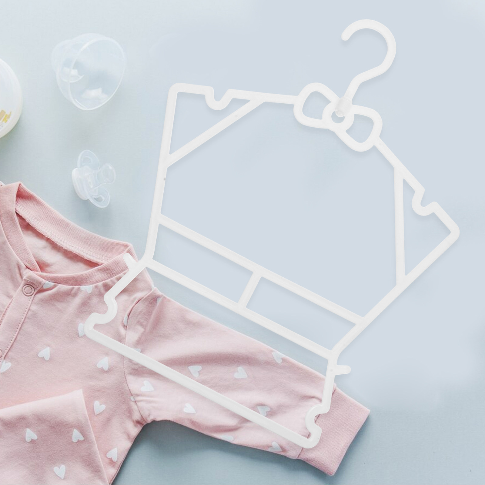 10個入り、プラスチック製のベビーハンガー。クローゼット用で - Baby Nursery Wardrobe のレビューと価格