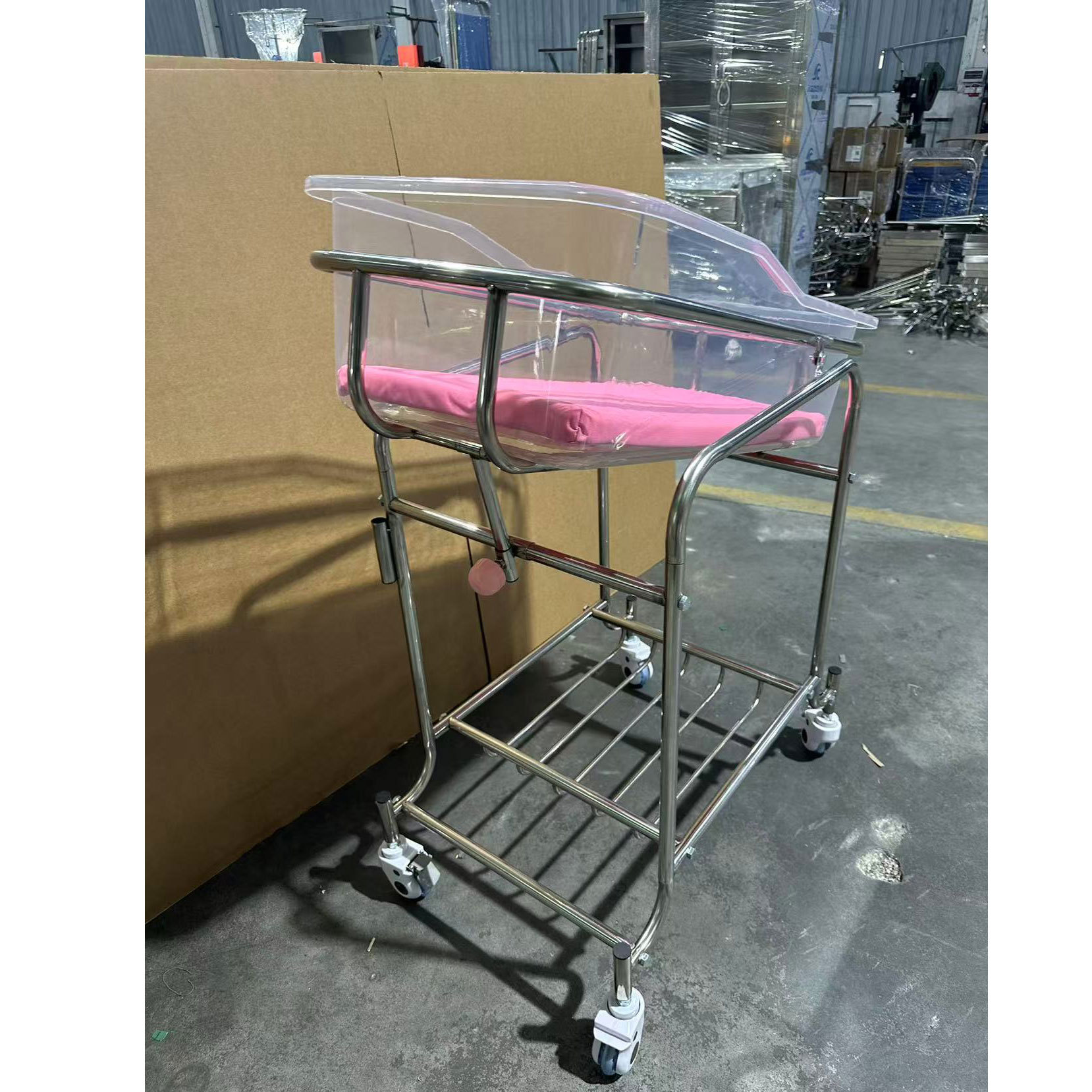 ステンレス製ベビーベッドトロリー、角度調節可能、吐き戻し防止 - Baby Nursery Trolley のレビューと価格