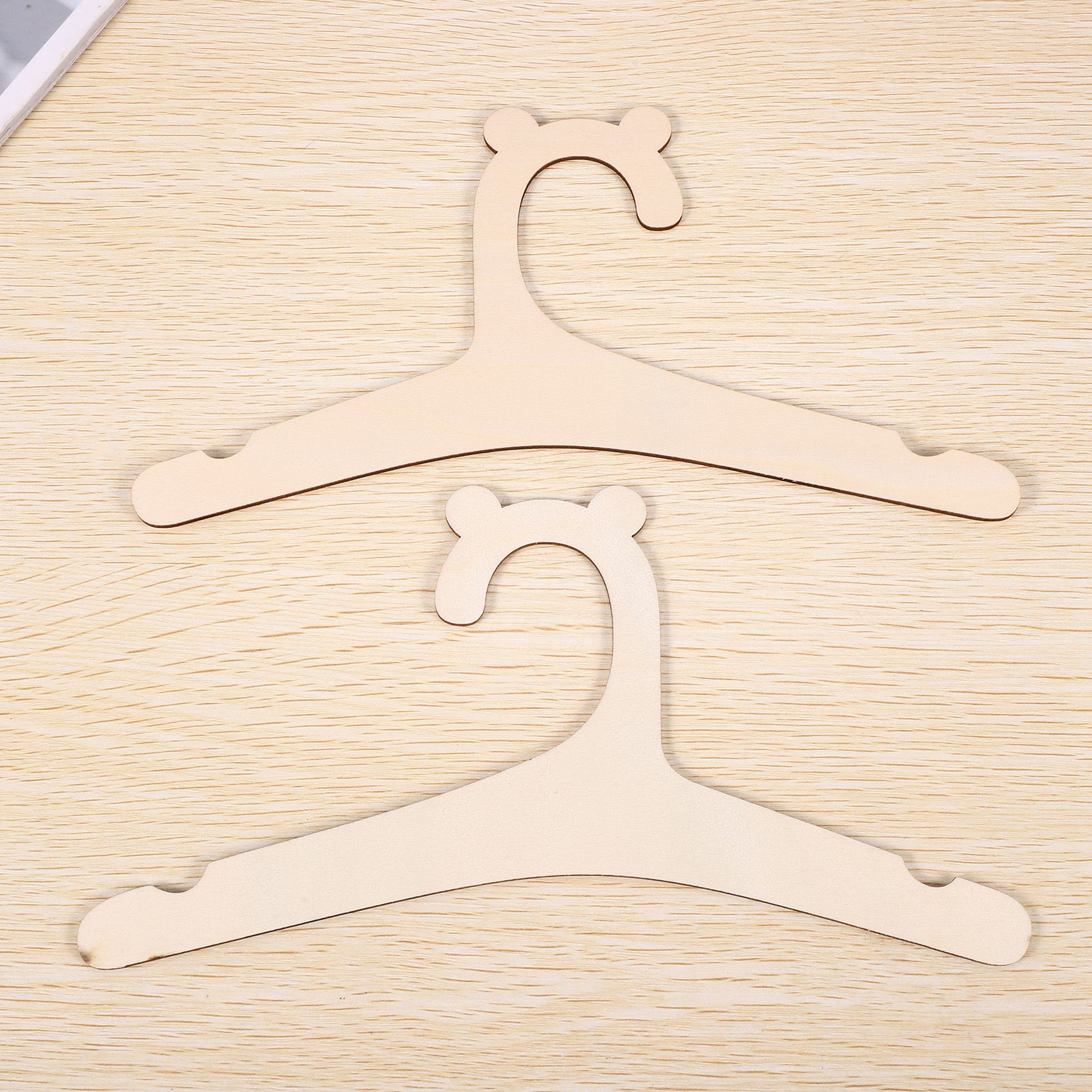 Y42A-30 個木製ハンガー ベビー服用 天然木ハンガー  - Baby Nursery Hangers のレビューと価格