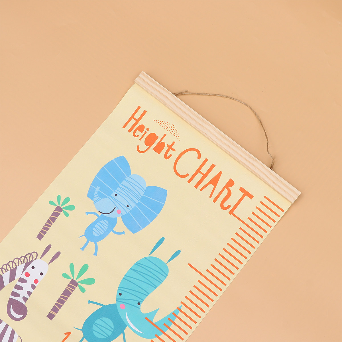 ベビー用身長測定チャート。木製のハンガーとロープ付きで、壁に - Baby Nursery Hangers のレビューと価格