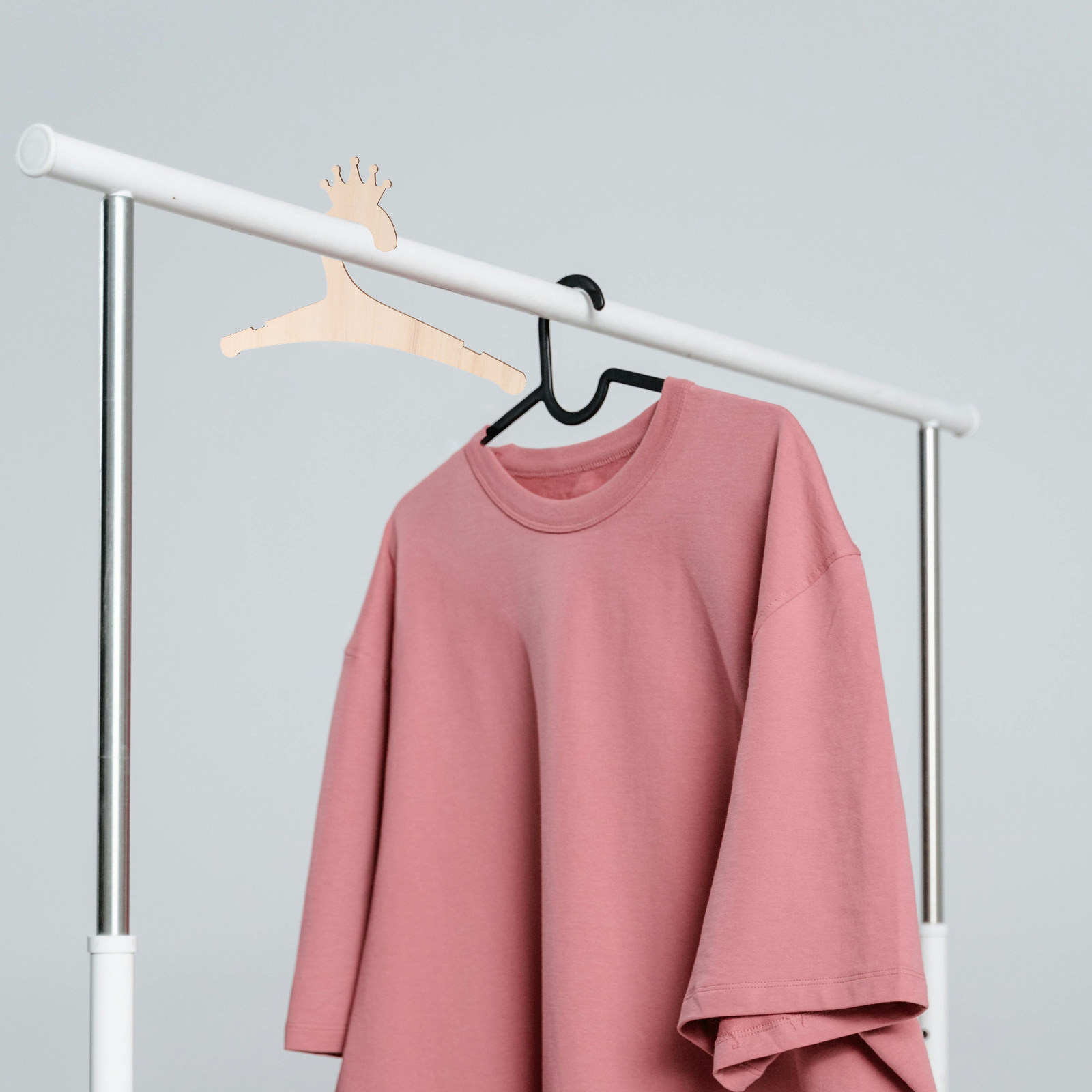 木製の子供用ハンガー5個セット。DIYで使える、幼児用衣類ハ - Baby Nursery Hangers のレビューと価格